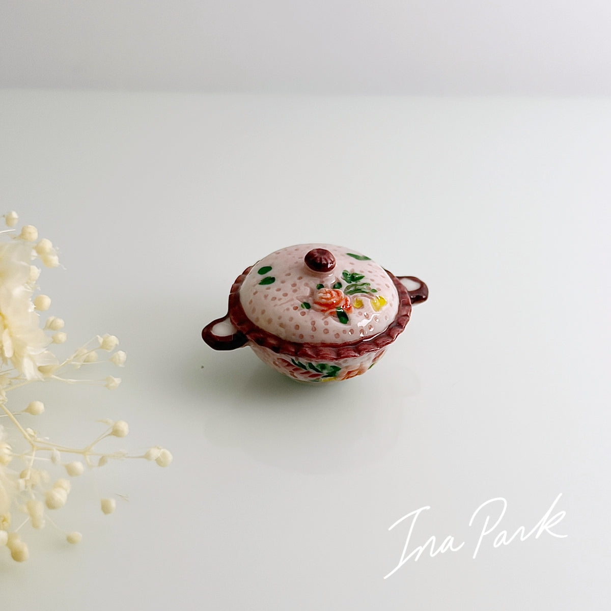サン＝タマン＝レゾー　花装飾の薔薇色のスープポット