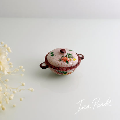 サン＝タマン＝レゾー　花装飾の薔薇色のスープポット