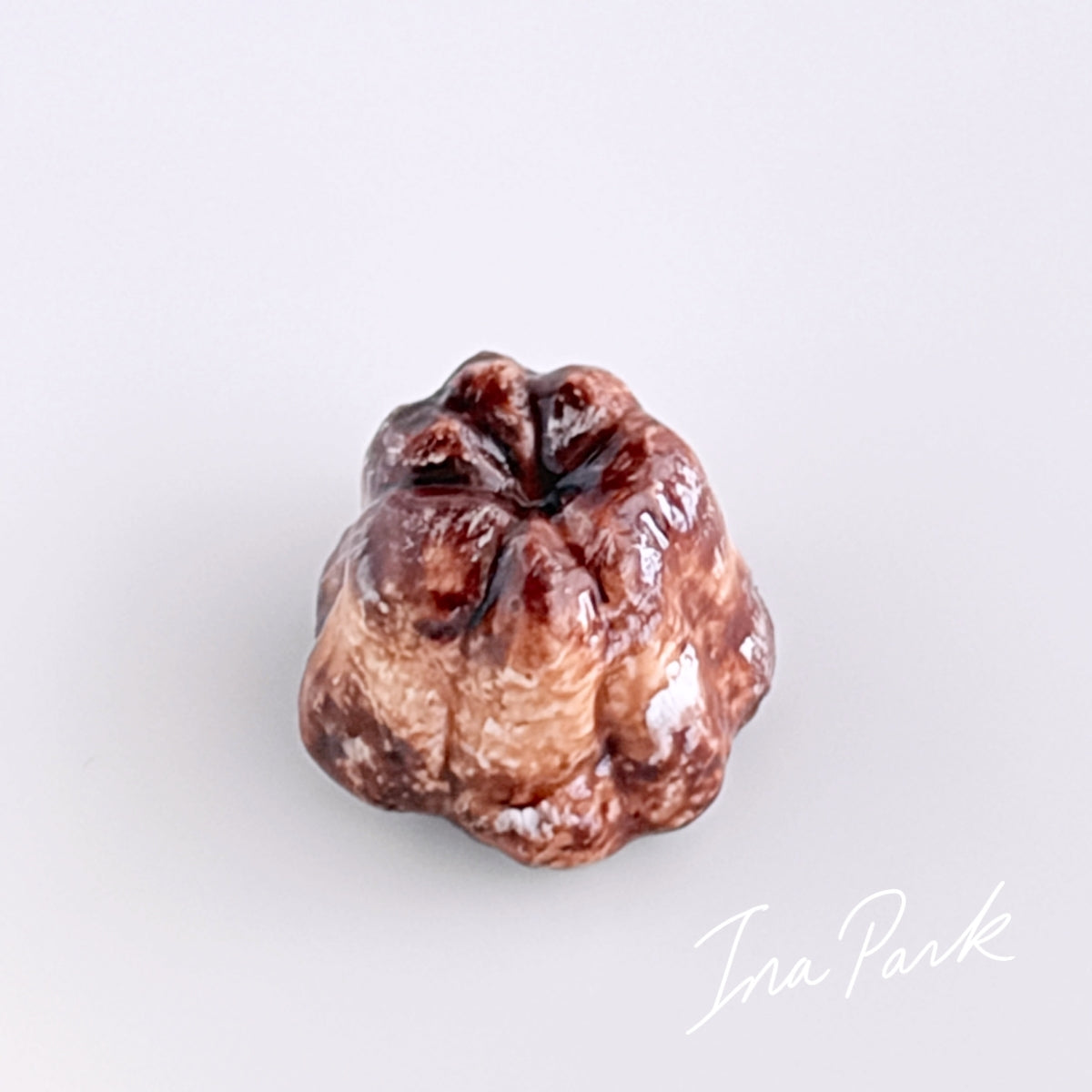 LADURÉE　2002　カヌレ　フェーヴ　お菓子