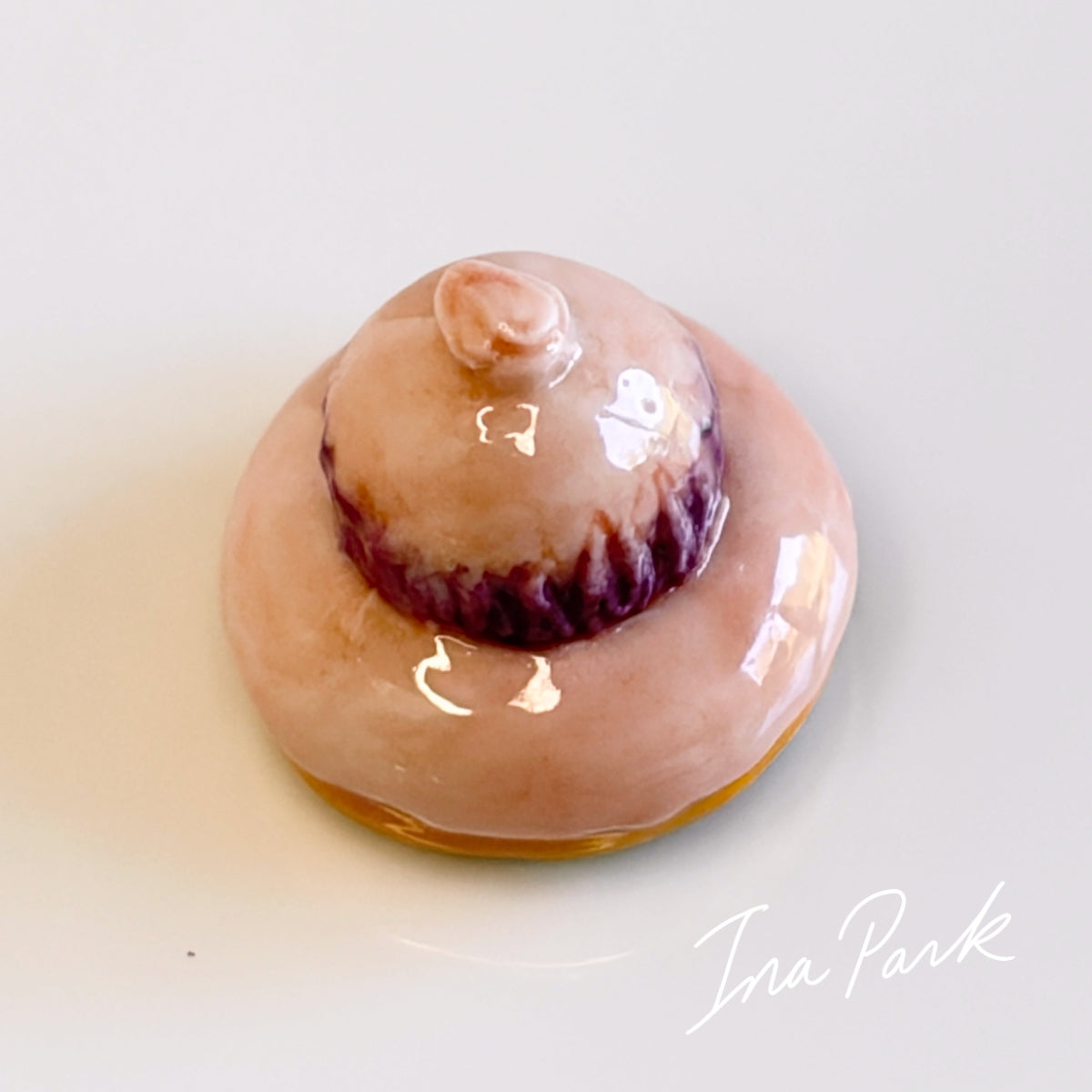 LADURÉE　2002　ルリジューズ　フェーヴ　お菓子