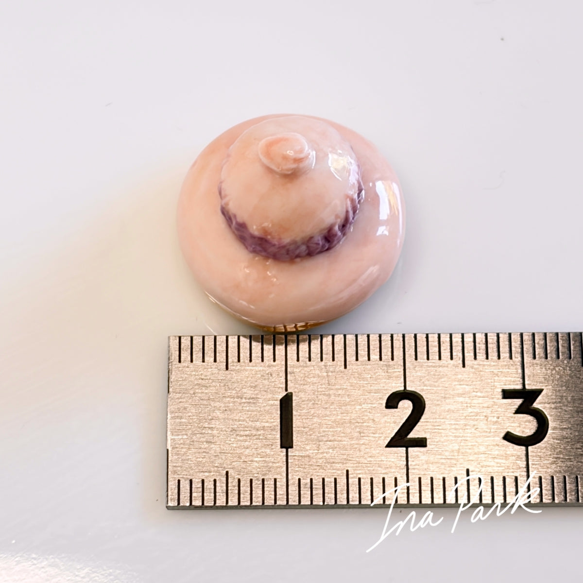 LADURÉE　2002　ルリジューズ　フェーヴ　お菓子