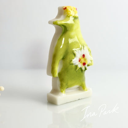 モノプリ2003　花と王冠のペンギン