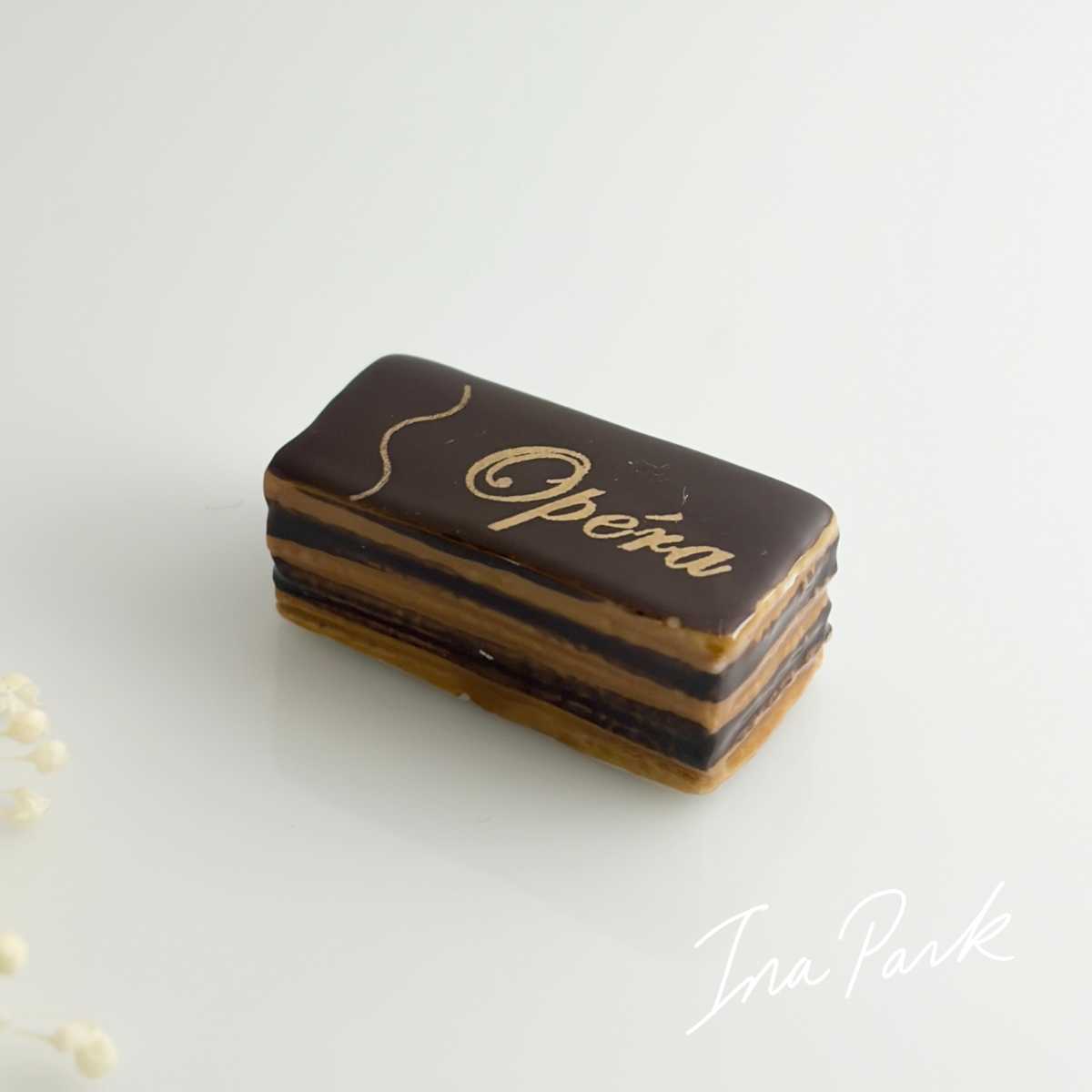 ⚠︎オペラ　チョコレートケーキのフェーブ