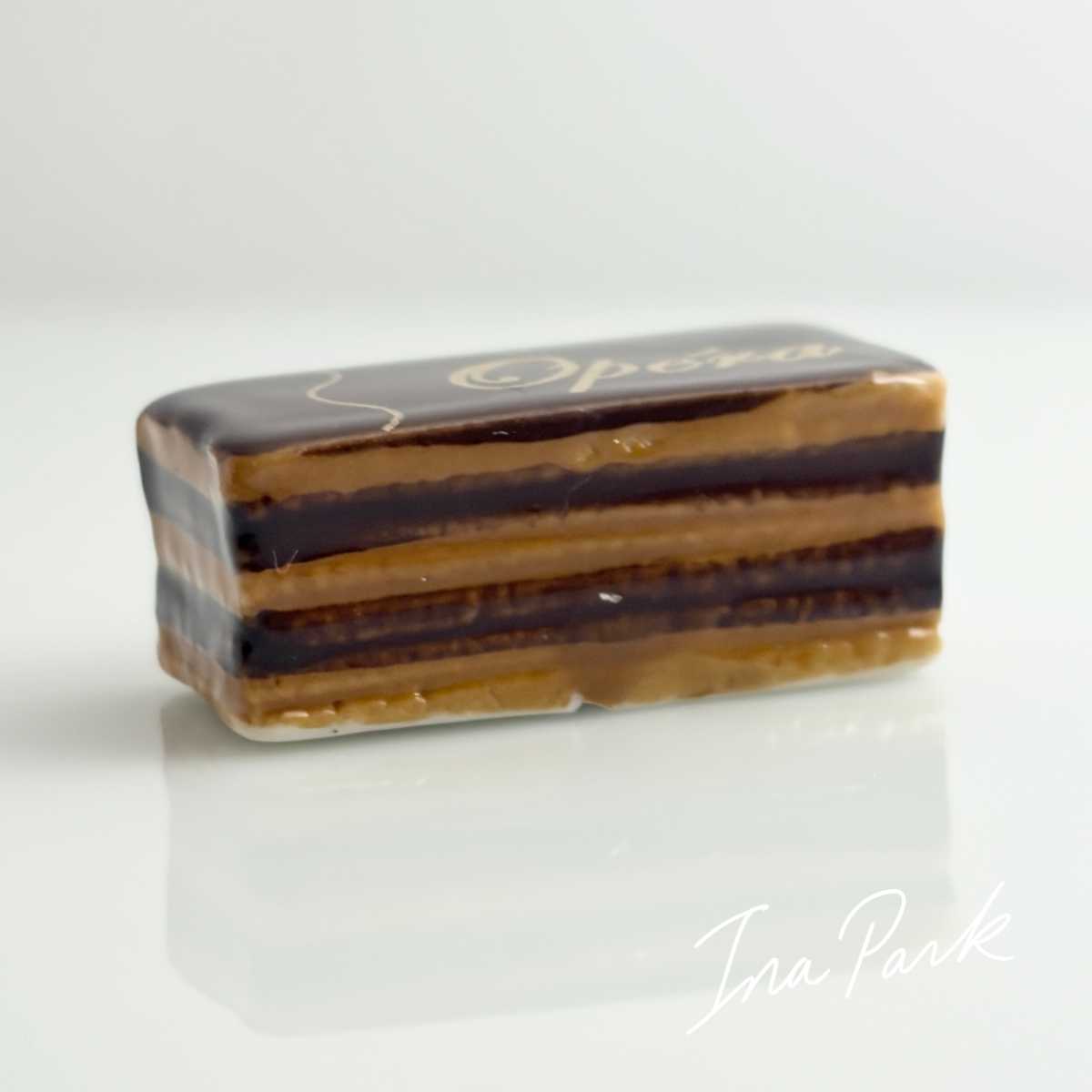 ⚠︎オペラ　チョコレートケーキのフェーブ