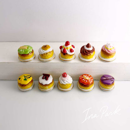 金彩のお皿のプチ・シュー