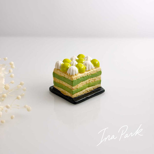 マスカットケーキ　お菓子のフェーブ