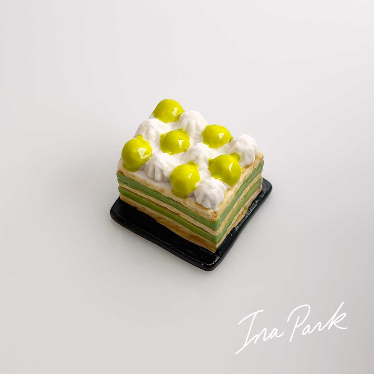 マスカットケーキ　お菓子のフェーブ