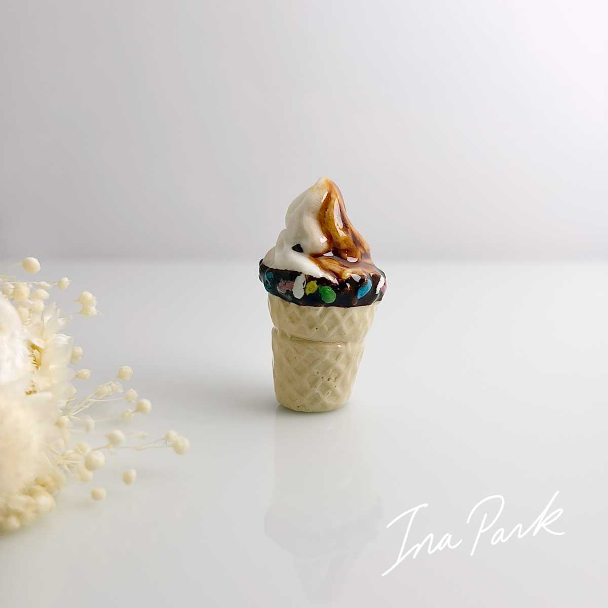 チョコレートとバニラのアイスクリームのフェーブ