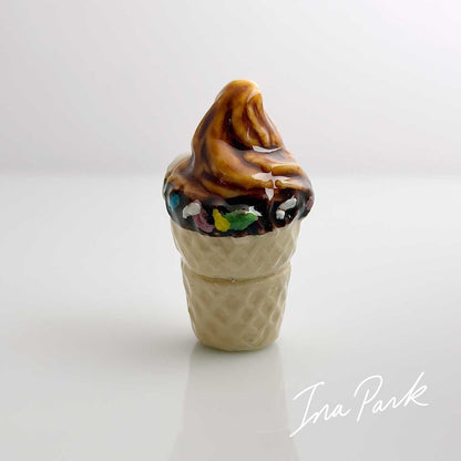 チョコレートとバニラのアイスクリームのフェーブ